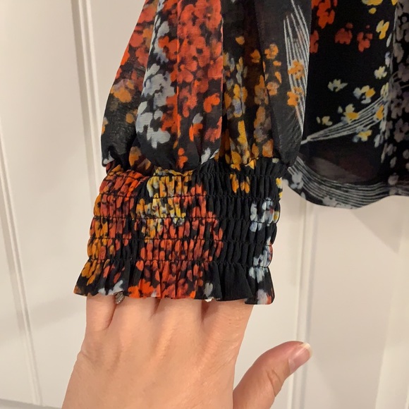 Akemi + Kin floral smocked blouse, size M - Picture 4 of 6